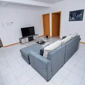 3 Minutes From Nelson Mandela Airport Praia